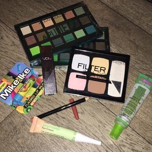 Large makeup bundle 8 full sz pieces,3palettes!